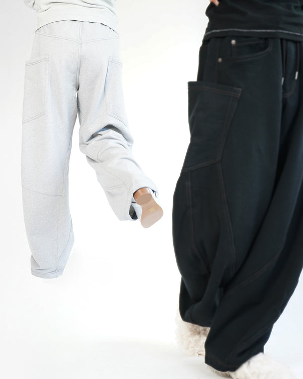 KHOKI -3D cutting sweat pants-