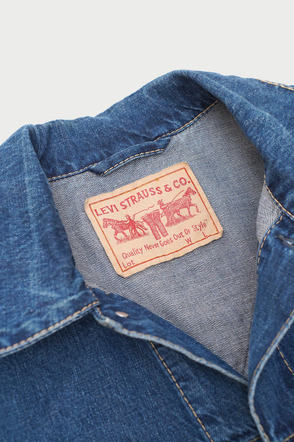 2000's EURO "Levi's" -Denim Jacket-