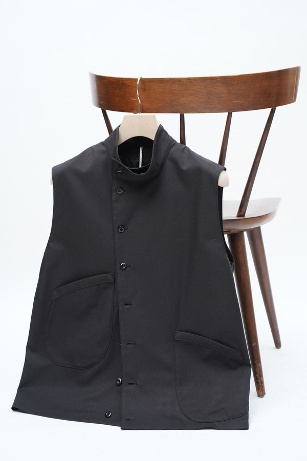 – Two pocket Asymmetrical vest –
