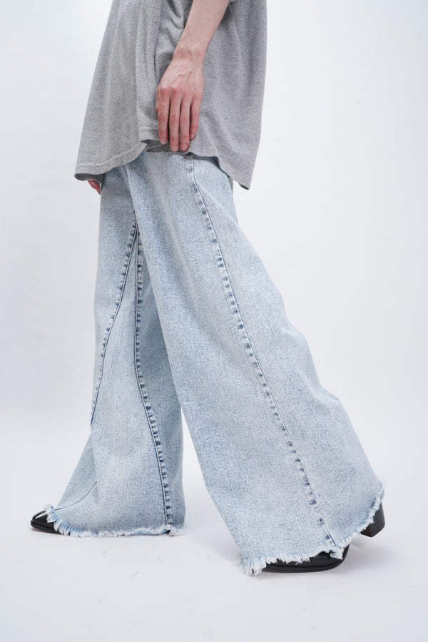 "Unknown" -Cut Off Denim Pants-