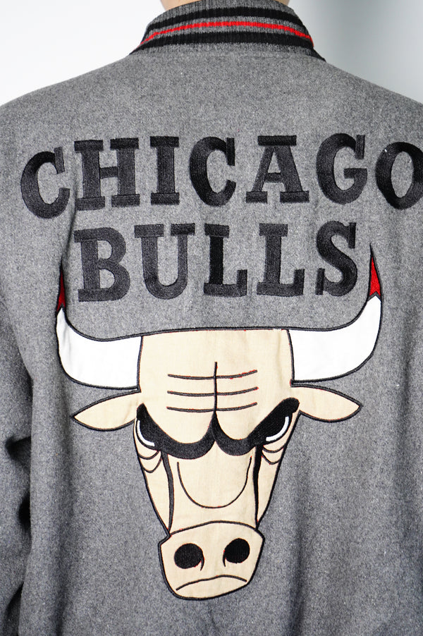 2000's "JH DESIGNS" -"CHICAGO BULLS" Reversible Sports Jacket-