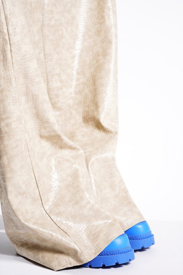 "COACH" -"SAMPLE" Signature Logo Pattern Ski Boots-