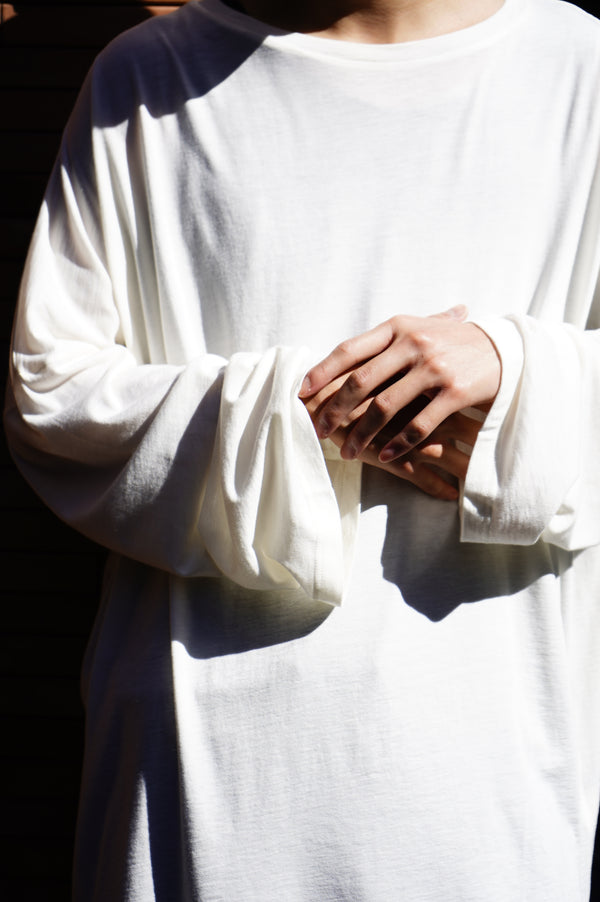 LONG-SLEEVED TEE