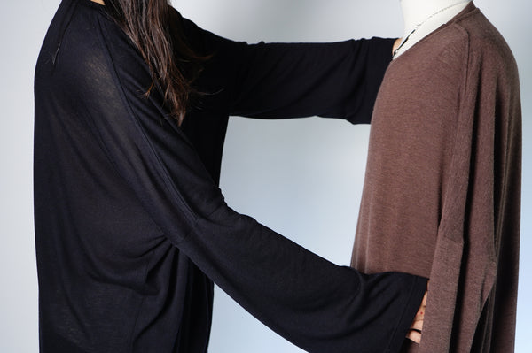 LONG-SLEEVED TEE