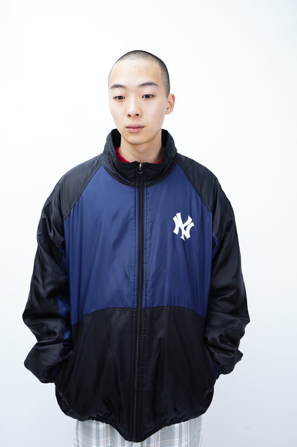 90's "GENUINE MERCHANDISE" -"NEW YORK YANKEES" Stadium Jumper-