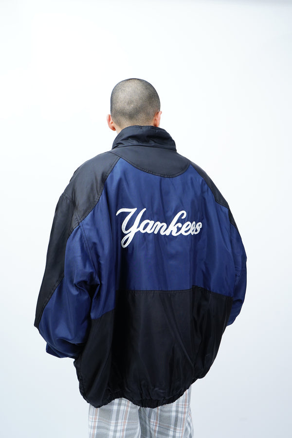 90's "GENUINE MERCHANDISE" -"NEW YORK YANKEES" Stadium Jumper-