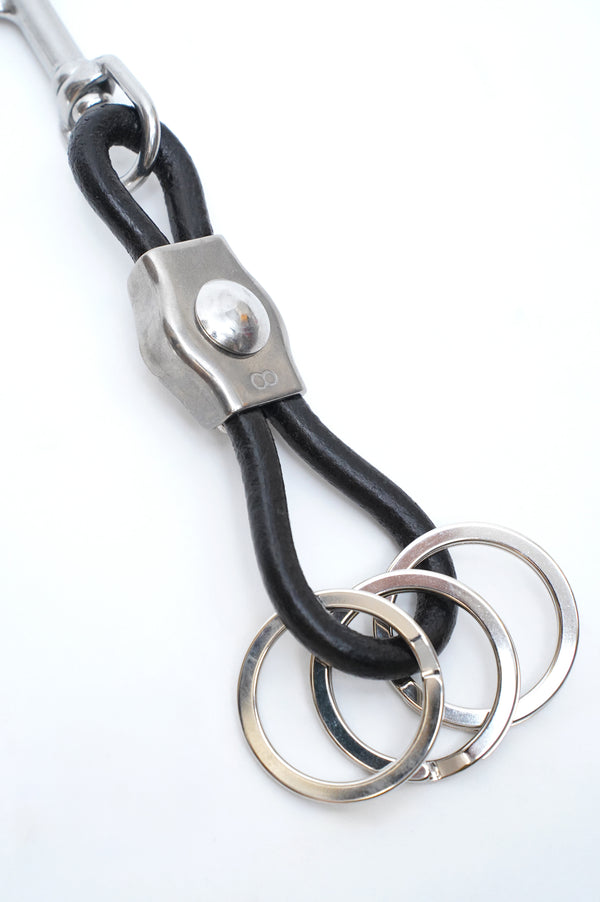 -PINCHED KEYRING-