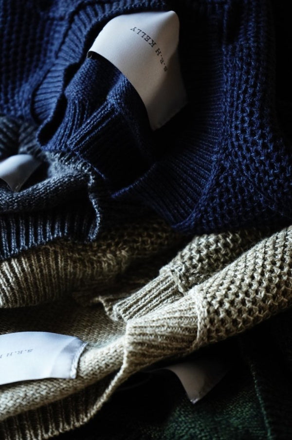 WALES COTTON Hand Knit V Neck – MANHOLE ONLINE STORE