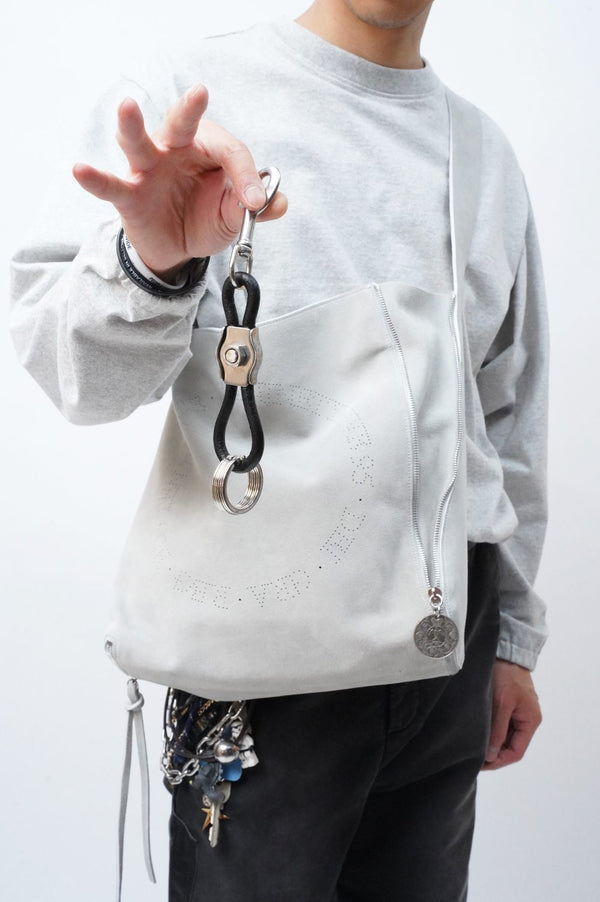 -PINCHED KEYRING-