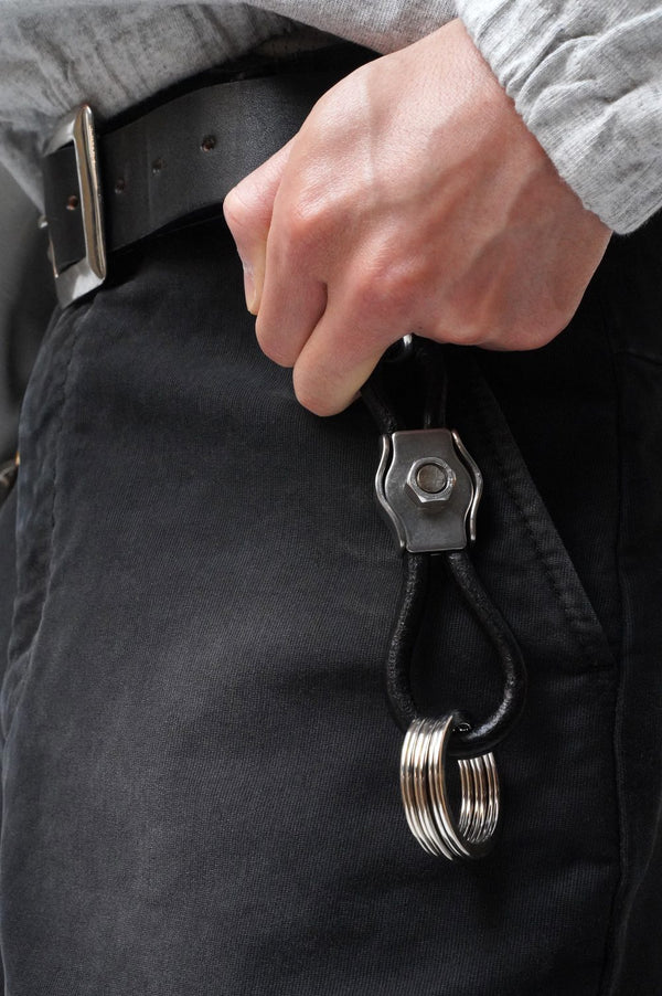 -PINCHED KEYRING-