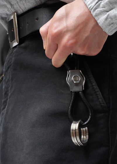 -PINCHED KEYRING-