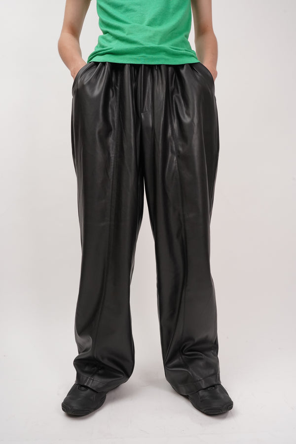 "UNKNOWN" -Fake Leather Baggy Pants-