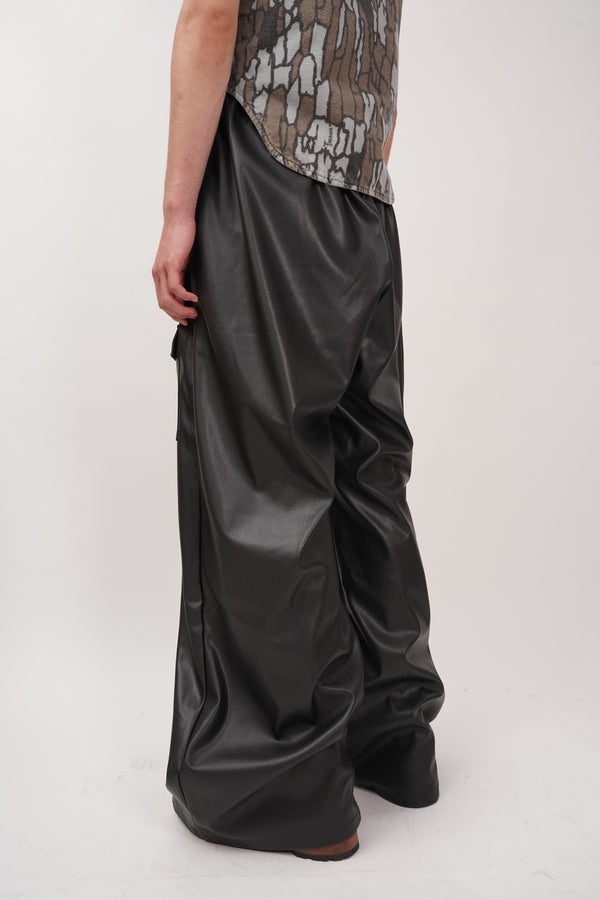 "UNKNOWN" -Fake Leather Baggy Pants-