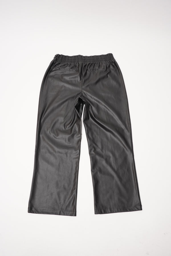 "UNKNOWN" -Fake Leather Baggy Pants-