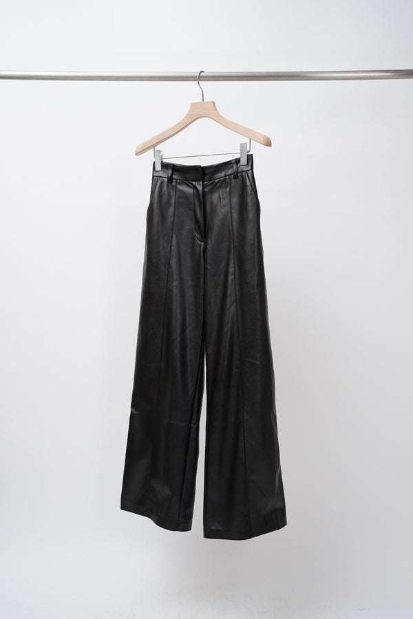 "Unknown" -Fake Leather Baggy Pants-