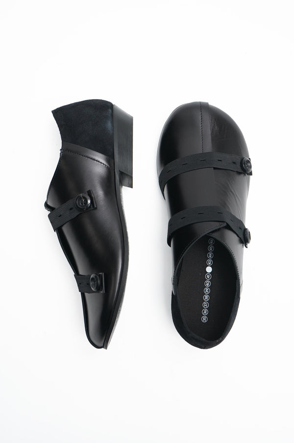 -BUTTON CLOG-