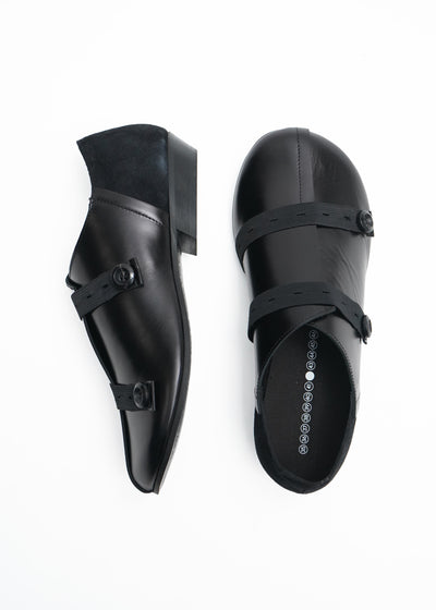 -BUTTON CLOG-