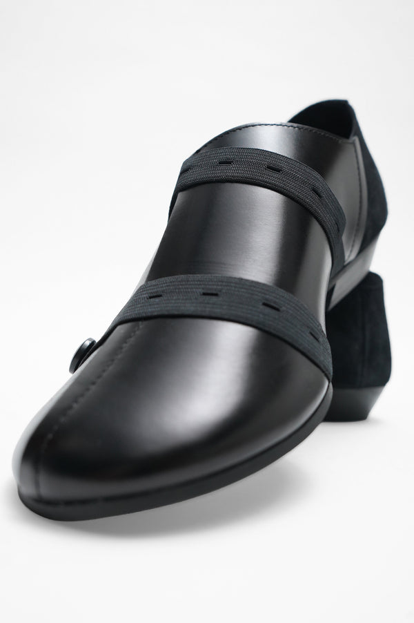 -BUTTON CLOG-