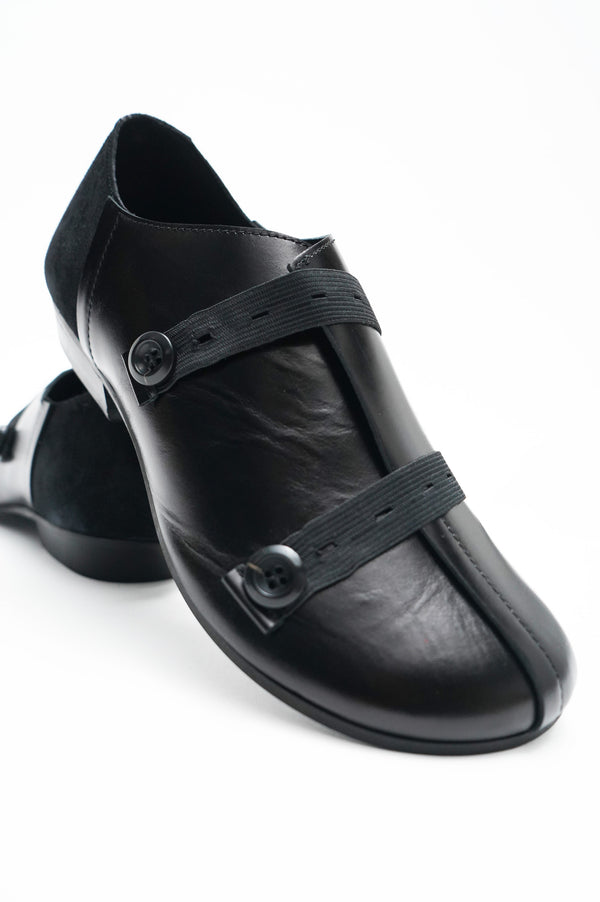 -BUTTON CLOG-