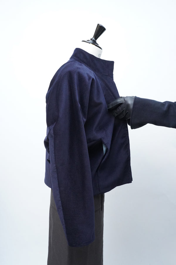 - JACKET -