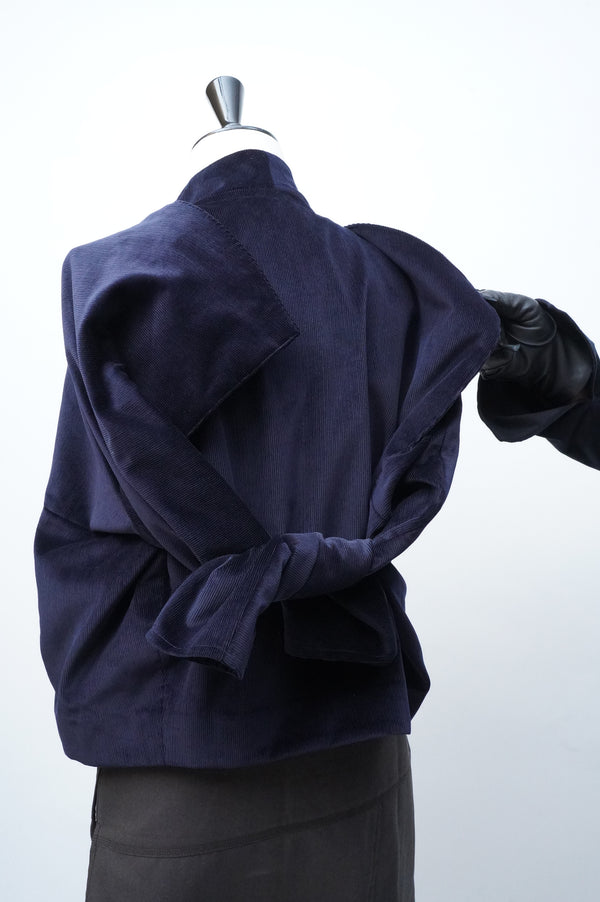 - JACKET -