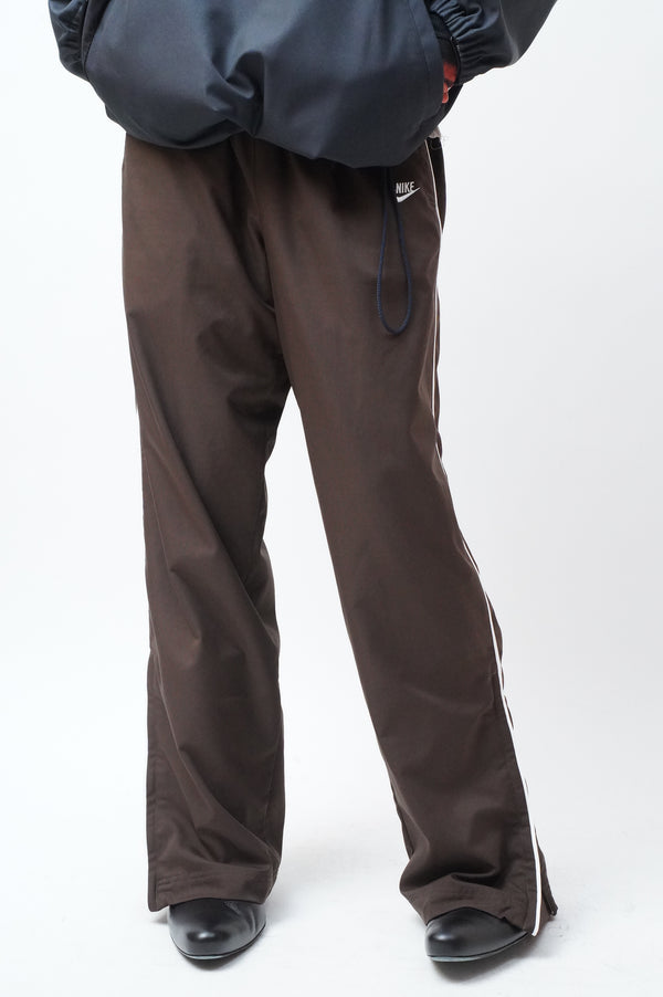NIKE SPORTSWEAR -SIDE LINE TRACK PANTS- [BROWN]