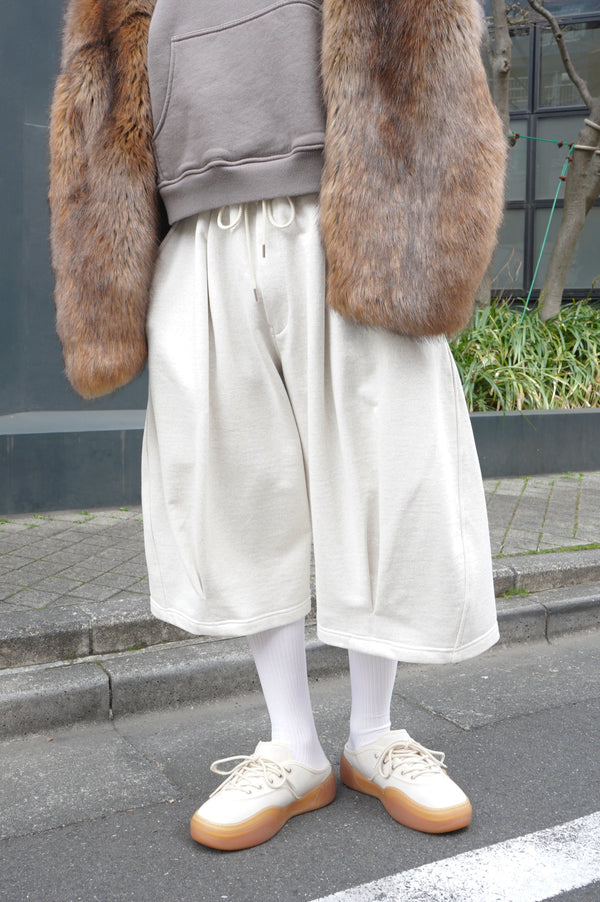 -Pleated Balloon Sweat Shorts-