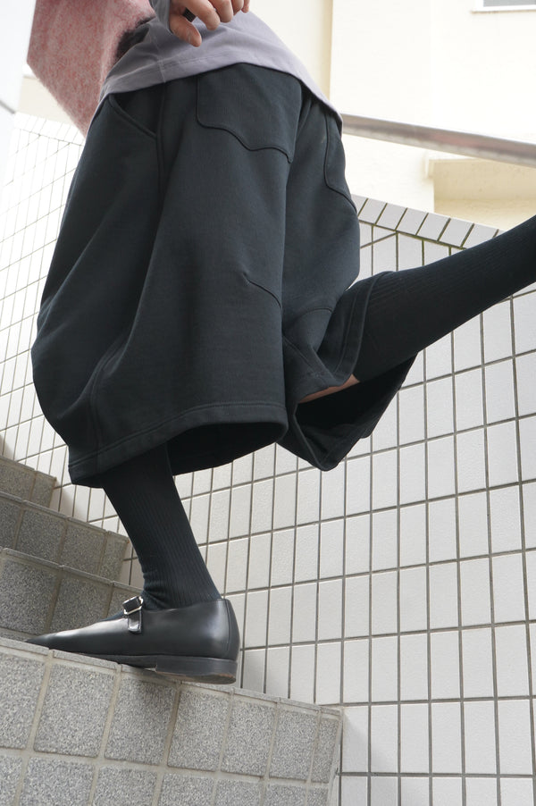 -Pleated Balloon Sweat Shorts-