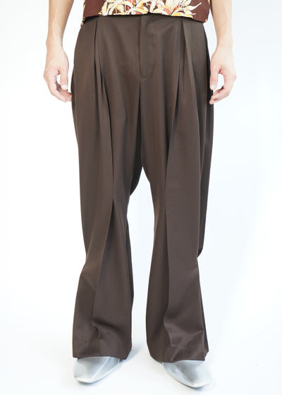 KHOKI -Tuck-detail pants-