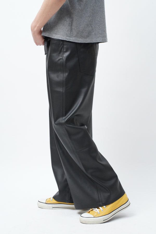 "Levis" -"XL Straight" Fake Leather Wide Pants-