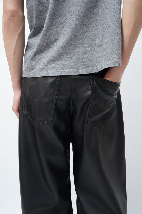 "Levis" -"XL Straight" Fake Leather Wide Pants-
