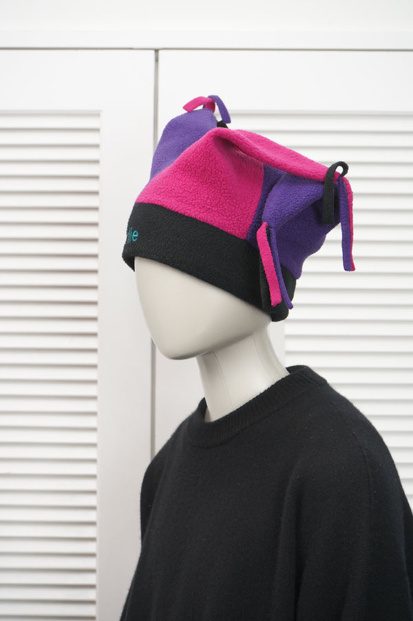 "UNKNOWN" -"Karlie" Pierrot Cap-