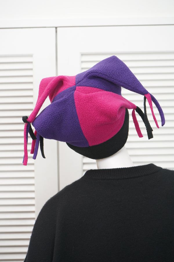 "UNKNOWN" -"Karlie" Pierrot Cap-