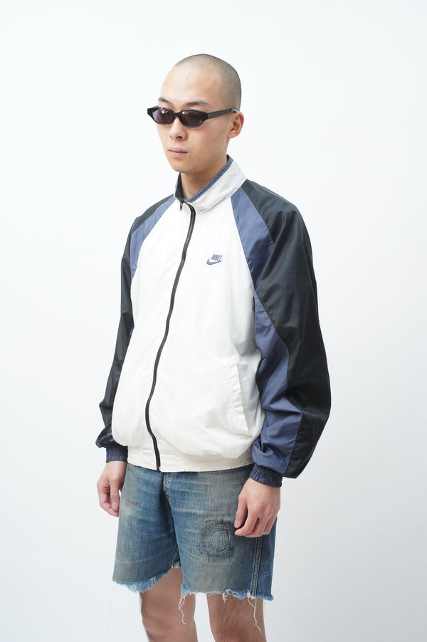 2000's "NIKE" -Radiating Panel Design Nylon Jacket-