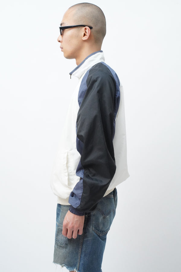 2000's "NIKE" -Radiating Panel Design Nylon Jacket-