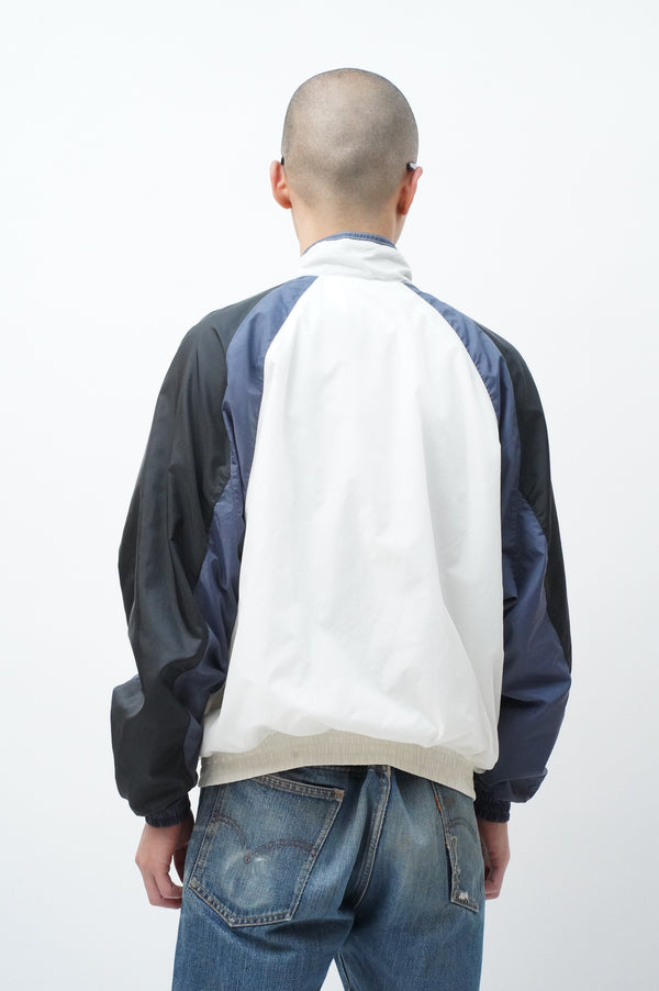 2000's "NIKE" -Radiating Panel Design Nylon Jacket-