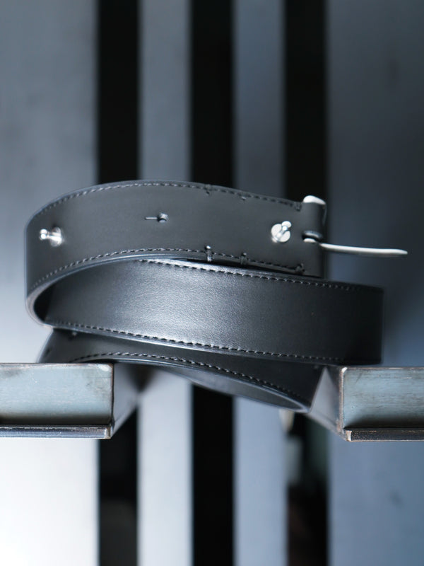 -"LINEA" STUDDED BELT-