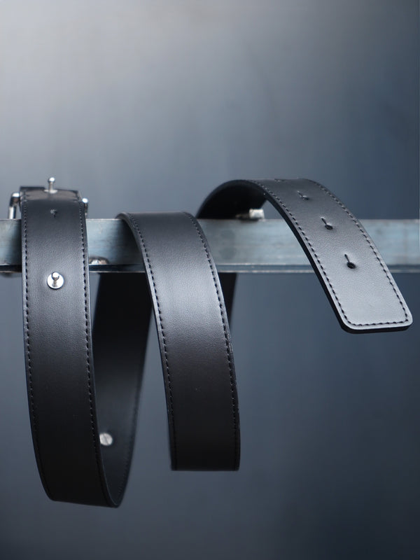 -"LINEA" STUDDED BELT-