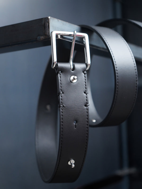 -"LINEA" STUDDED BELT-