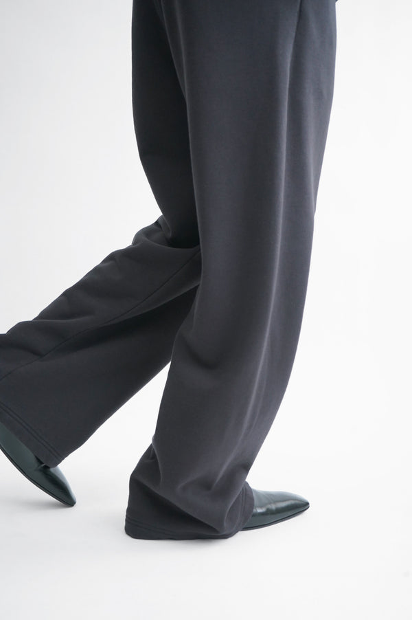 -"REECE" DARTED SWEATPANTS IN SUVIN COTTON-