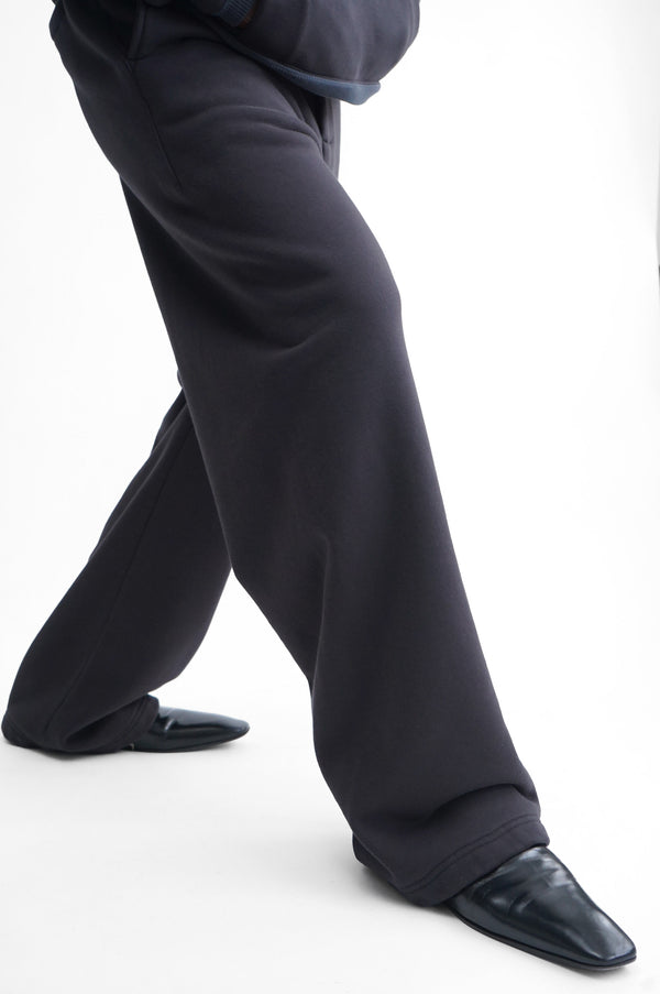 -"REECE" DARTED SWEATPANTS IN SUVIN COTTON-