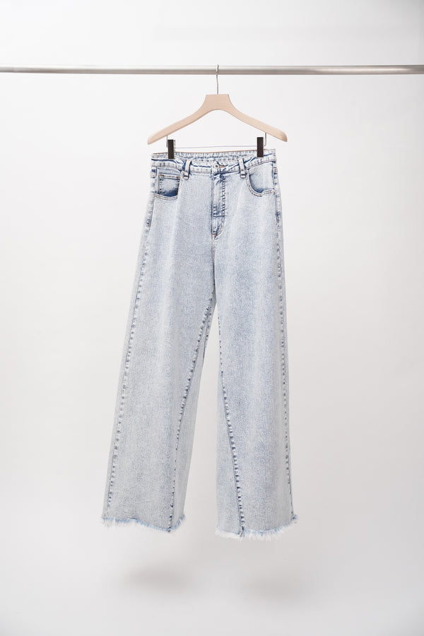 "Unknown" -Cut Off Denim Pants-