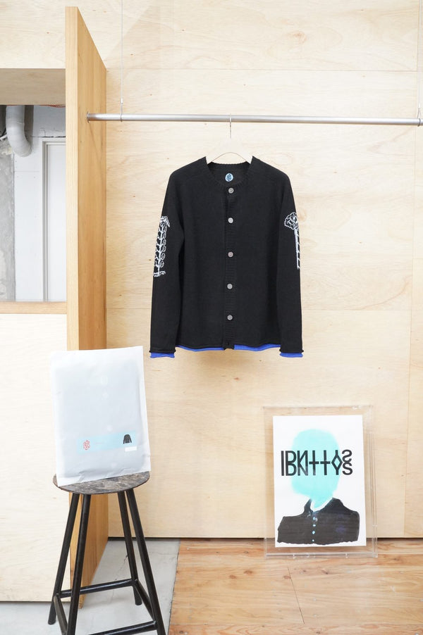 -BLACK HENGE CARDI-