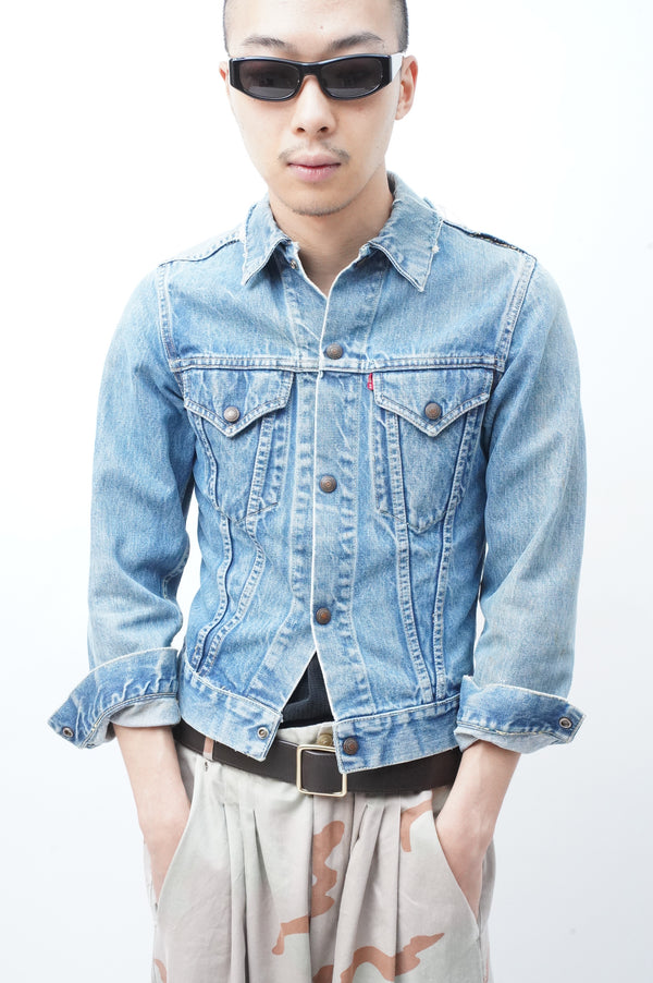 60's "LEVI'S" -"70805" Snap Denim Trucker Jacket-