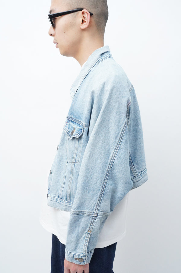 "Levi's" -Short Length Denim Trucker Jacket-