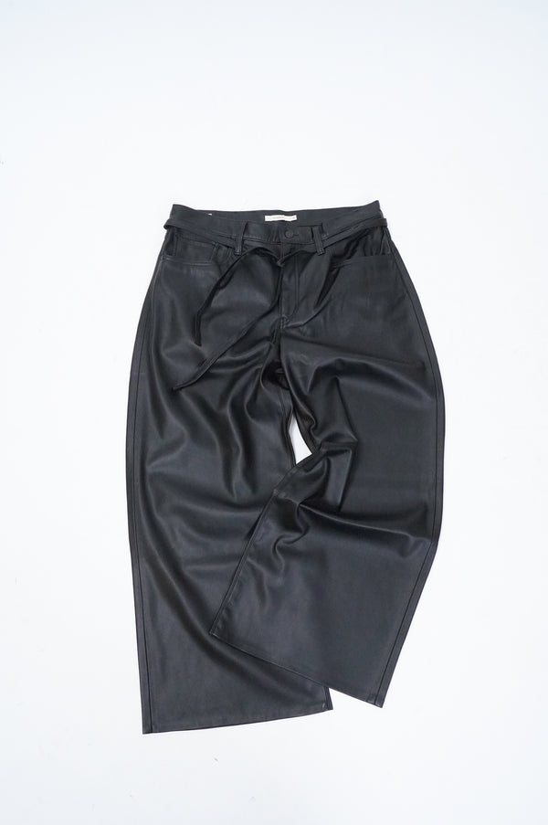 "Levis" -"XL Straight" Fake Leather Wide Pants-