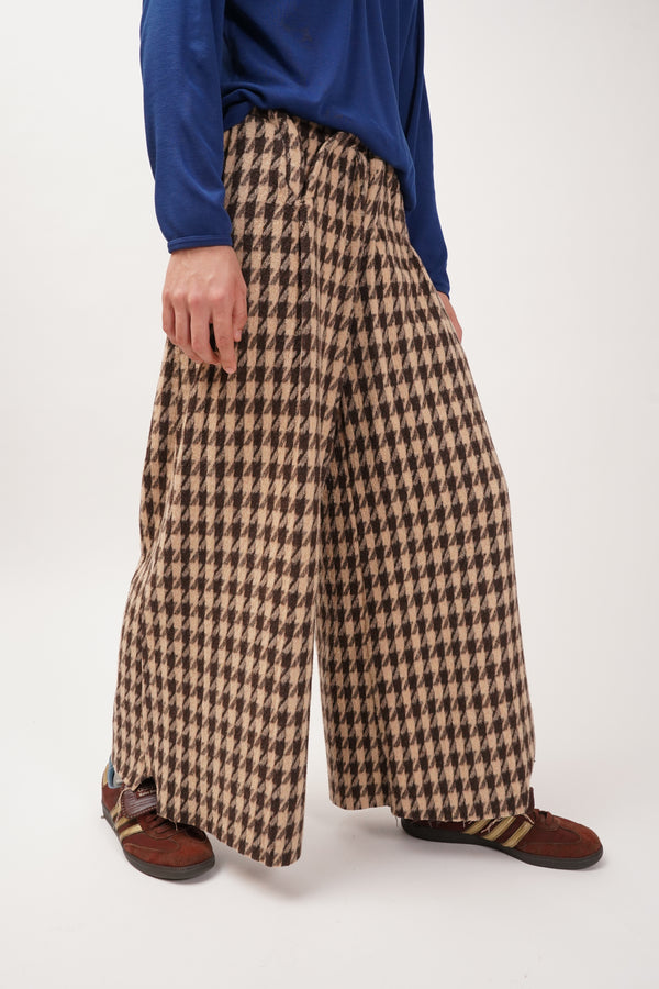 "Unknown" -Fleece Baggy Flair Pants-