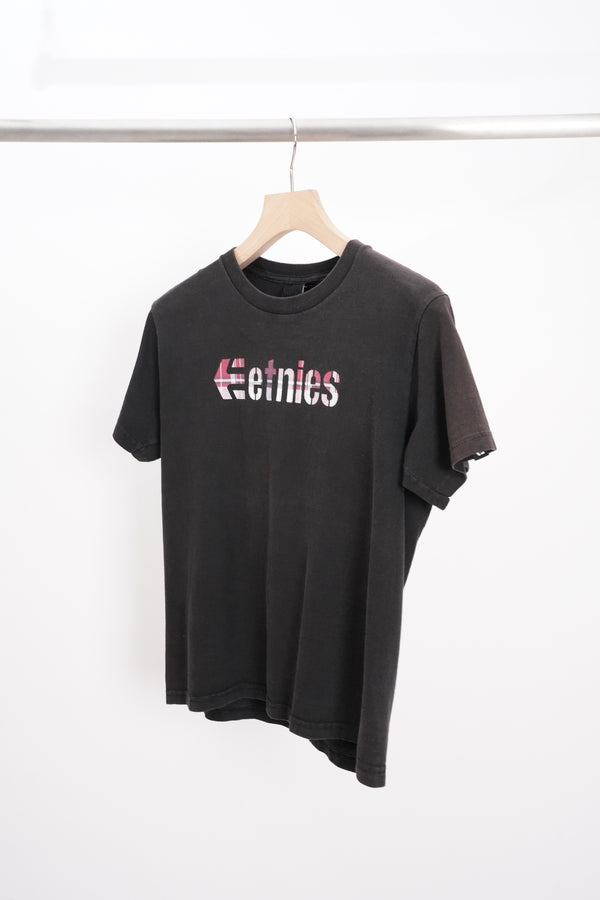 "etnies" -Check Logo Printed S/S Tee-