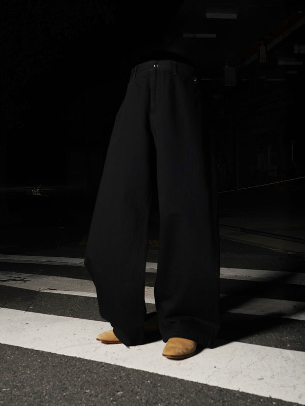-"COLE" STUDDED JEANS IN ORGANIC COTTON-