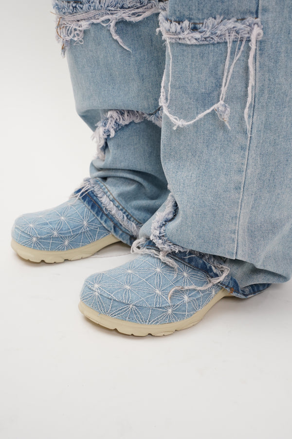 "Crocs × Levi's" -All-Terrain Clog-